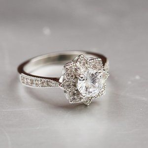 ✨ Retro Gemstone Sun Flower Full Carved Vintage Rings for Women, EVGG1516